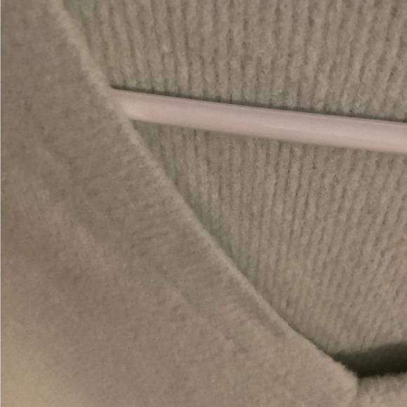 Abercrombie & Fitch sweater (FINALPRICEDROP) - Picture 2 of 3